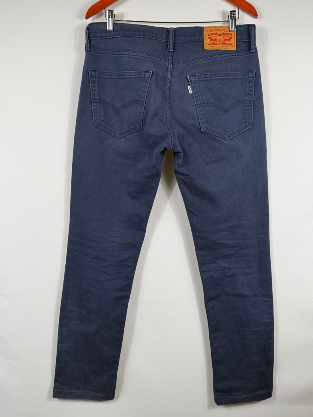 Levi's 511‎ Straight Leg Jeans in Navy Color Denim. Mens size w32/L34. Classic